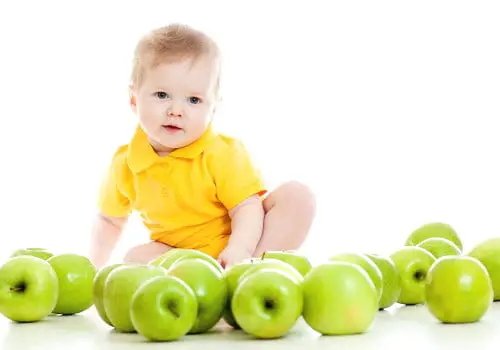 When Can Babies Eat Raw Apple?